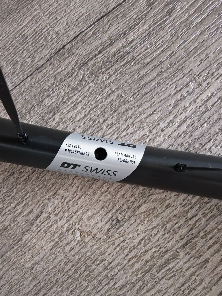Dt Swiss P 1800 SPLINE Road Wheelset 2024 bike de segunda mano — imagen 4 de 6