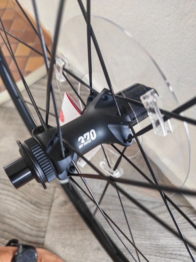 Dt Swiss P 1800 SPLINE Road Wheelset 2024 bike de segunda mano — imagen 6 de 6
