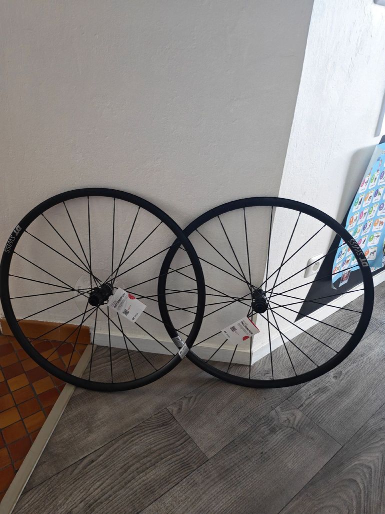 Dt Swiss P 1800 SPLINE Road Wheelset 2024 bike de segunda mano — imagen 1 de 6
