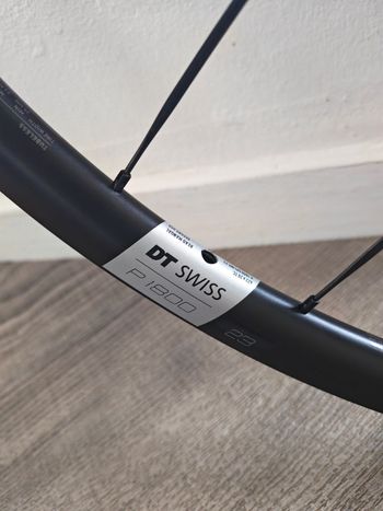 Dt Swiss P 1800 SPLINE Road Wheelset 2024 bike de segunda mano — imagen 3 de 6