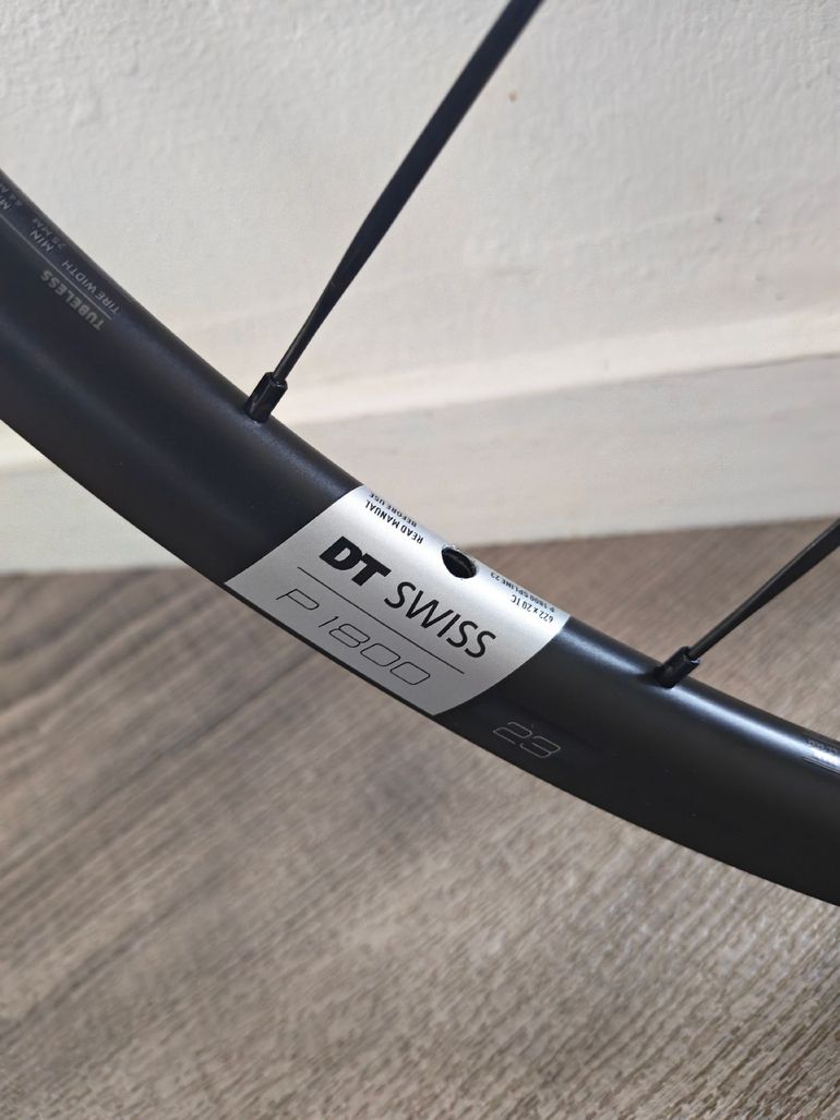 Dt Swiss P 1800 SPLINE Road Wheelset 2024 bike de segunda mano — imagen 3 de 6