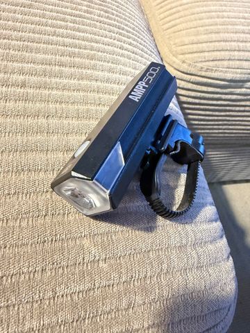 Used Cateye Frontleuchte bike — image 1 of 3