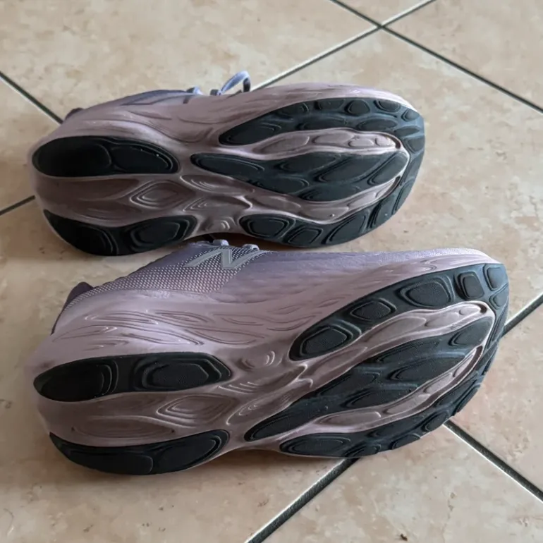 Used New Balance Fresh Foam X 1080 V14 bike — image 4 of 4