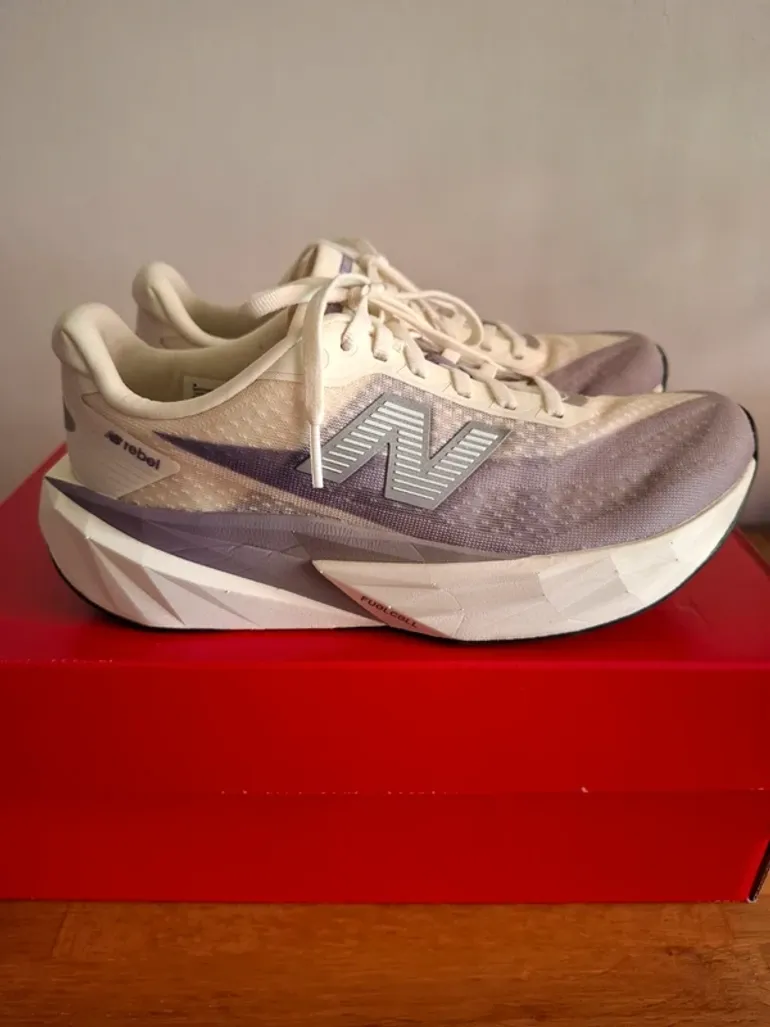 Gebrauchtes New Balance FuelCell Rebel v5 bike — Bild 4 von 7