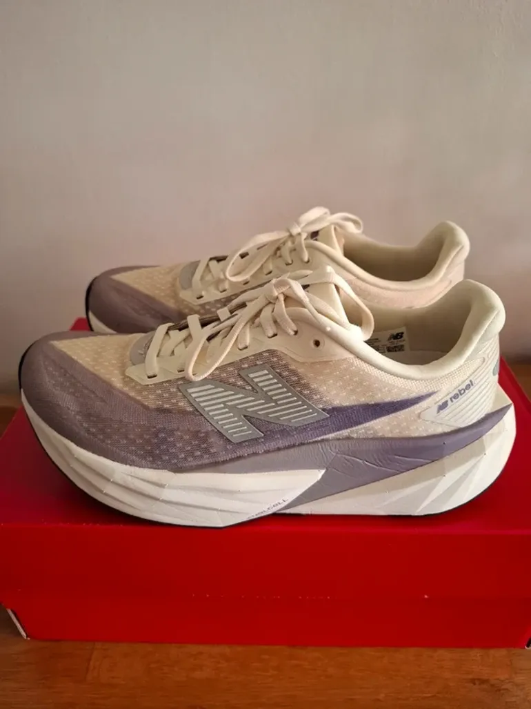 Gebrauchtes New Balance FuelCell Rebel v5 bike — Bild 2 von 7