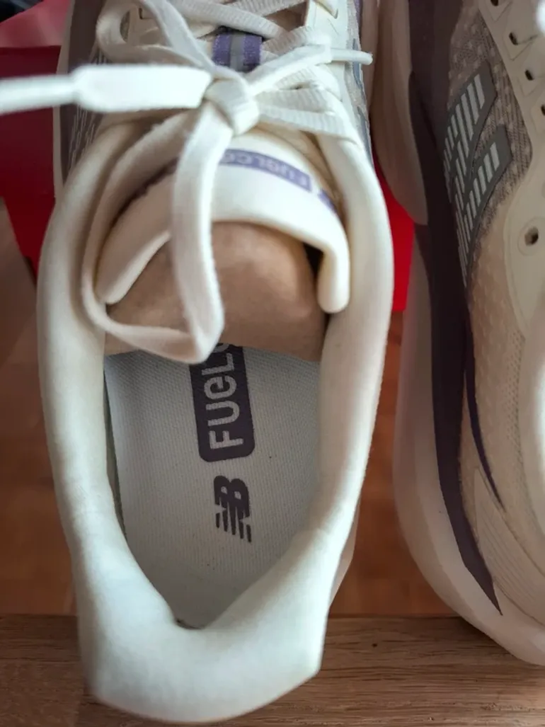 Gebrauchtes New Balance FuelCell Rebel v5 bike — Bild 7 von 7