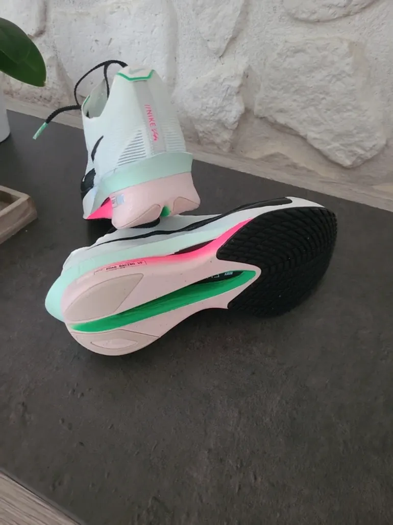 Used Nike Vaporfly Next% 4 bike — image 3 of 3