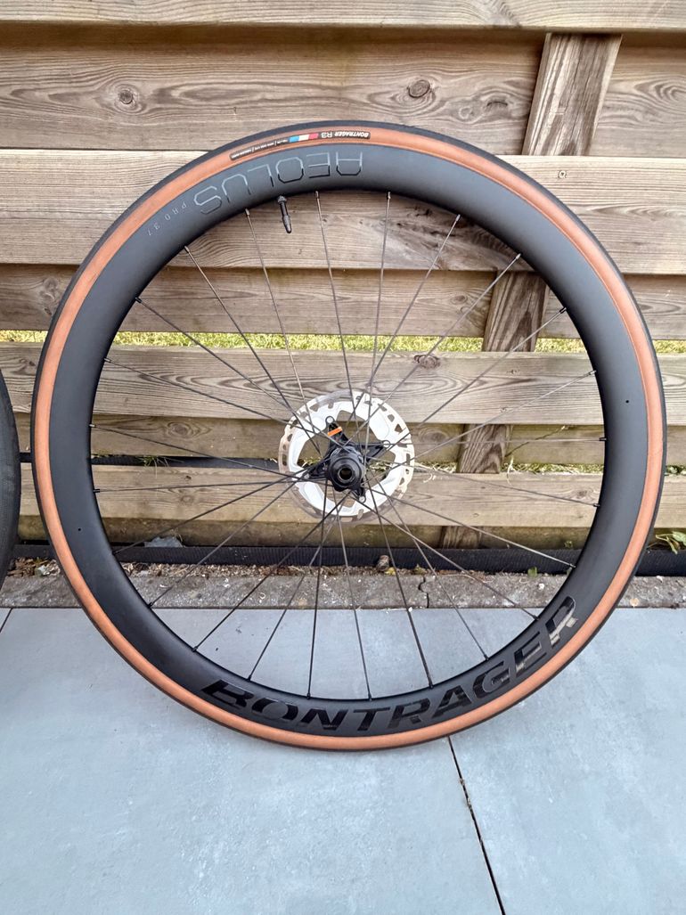 Used Bontrager Aeolus Pro 37 2025 bike — image 4 of 7