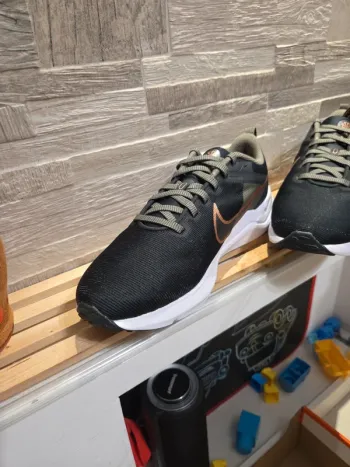 Używany Nike Downshifter 12 bike — zdjęcie 2 z 9