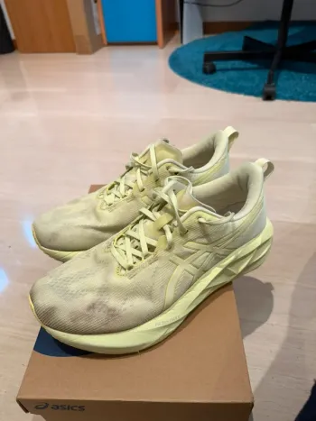 Used Asics Novablast 5 bike — image 4 of 5