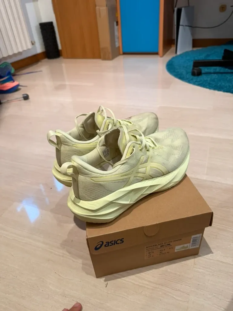 Used Asics Novablast 5 bike — image 2 of 5