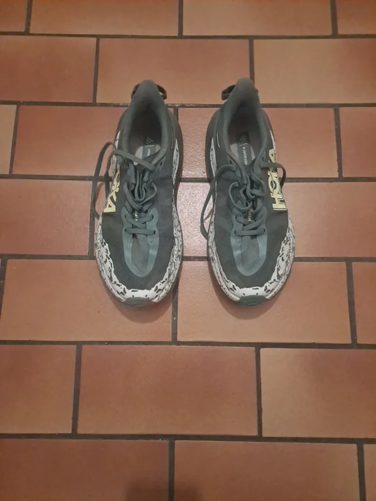 Used Hoka Speedgoat 6 bike — image 1 of 4
