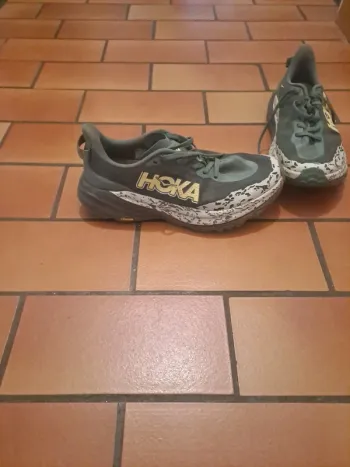 Used Hoka Speedgoat 6 bike — image 2 of 4