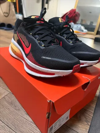 Gebrauchtes Nike Vomero 18 bike