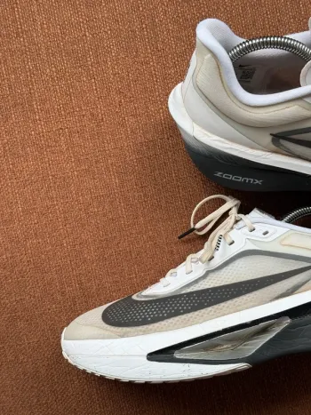 Używany Nike Zoom Fly 6 bike — zdjęcie 2 z 9
