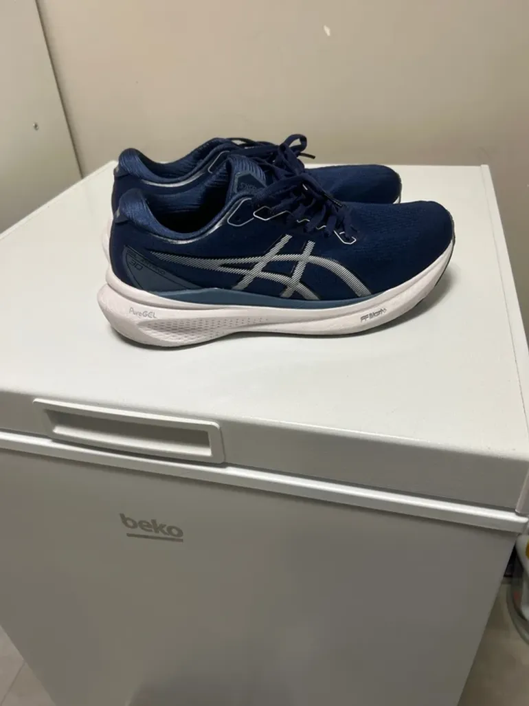 Used Asics pureGEL bike — image 2 of 3