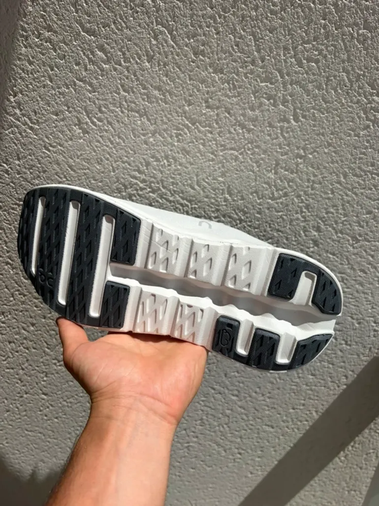 Tweedehands On Running On Cloud bike — afbeelding 8 van 14