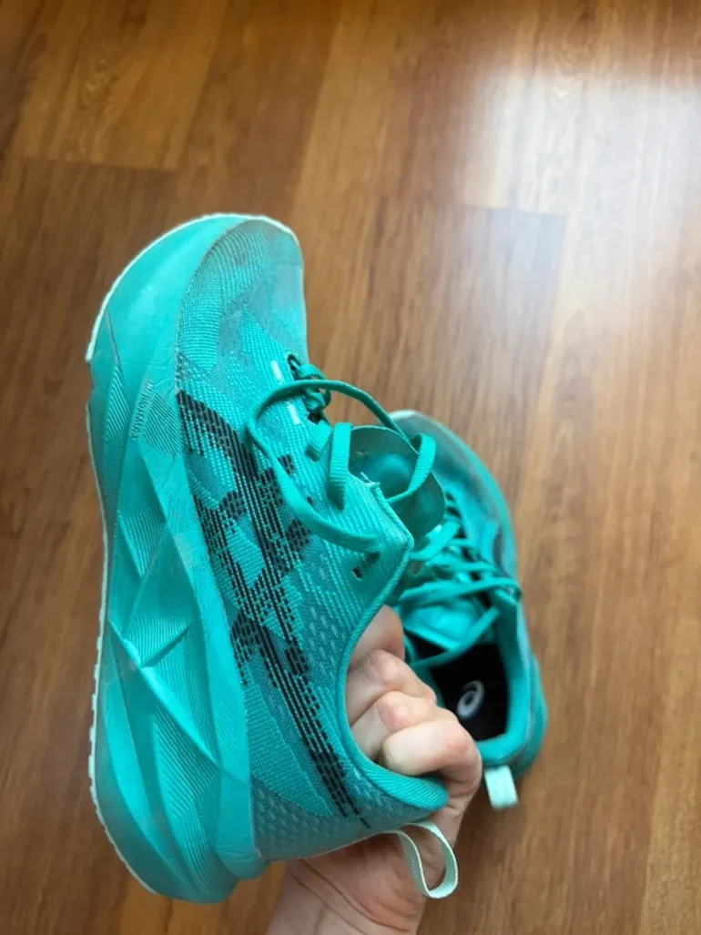 Used Asics Novablast 5 bike — image 8 of 11