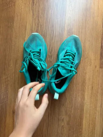 Used Asics Novablast 5 bike — image 2 of 11