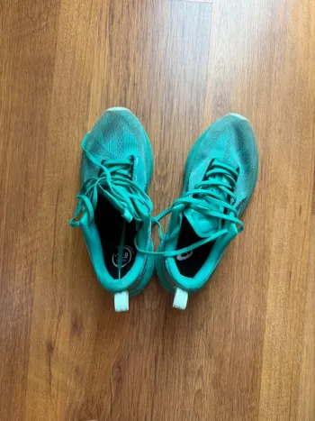 Used Asics Novablast 5 bike