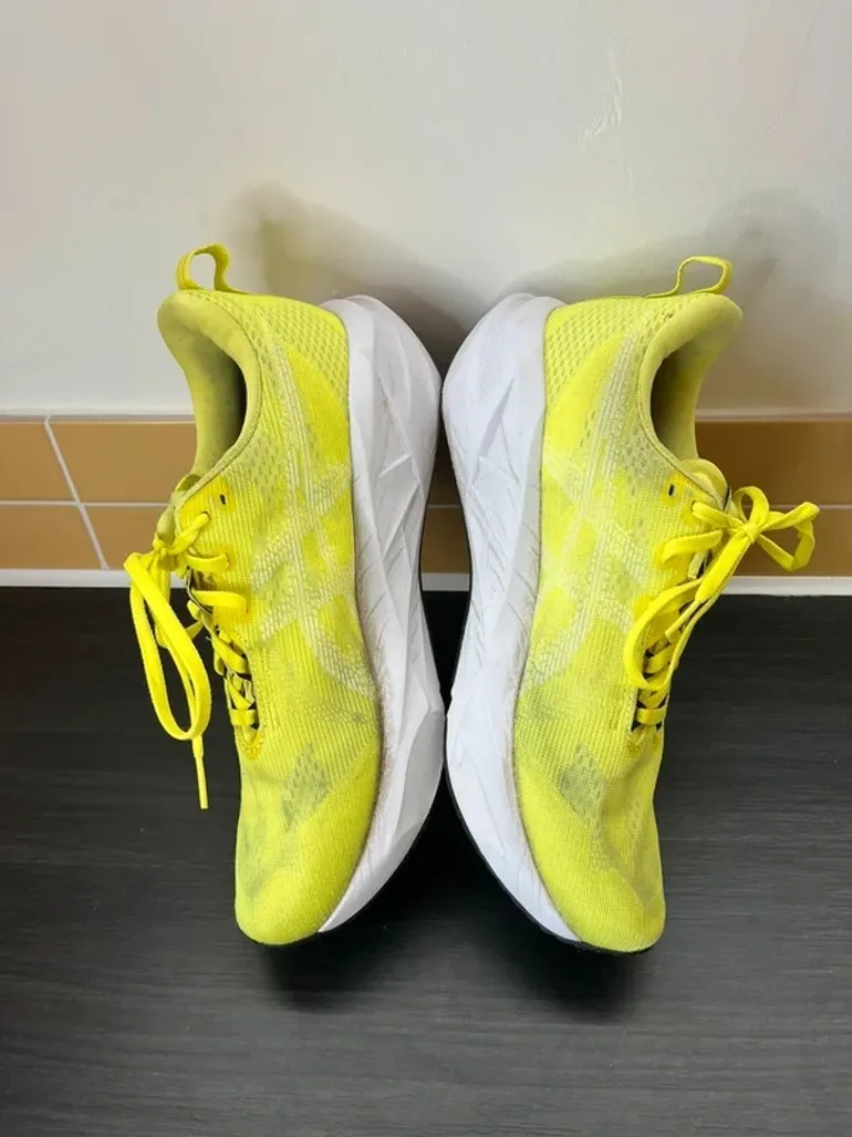 Used Asics Novablast 5 bike — image 3 of 5