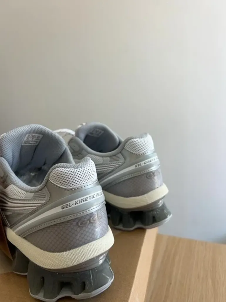 Used Asics Baskets Gris bike — image 5 of 5