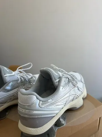 Used Asics Baskets Gris bike — image 7 of 10