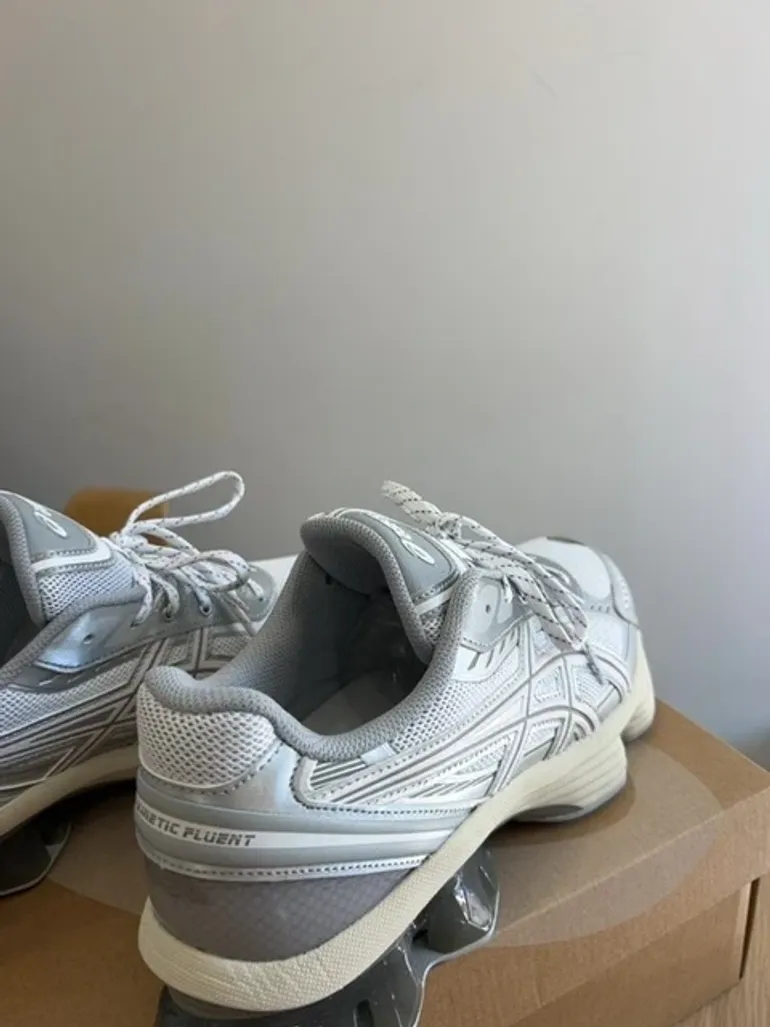 Used Asics Baskets Gris bike — image 7 of 10