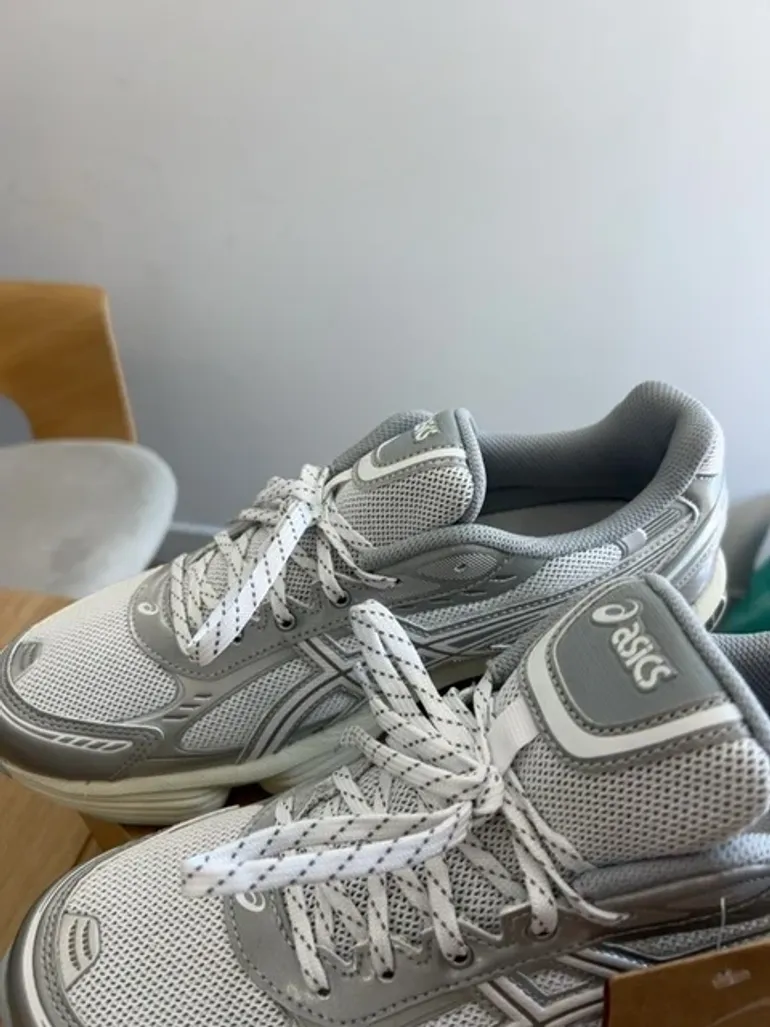 Used Asics Baskets Gris bike — image 3 of 5