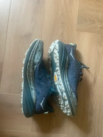 Used Hoka Speedgoat 6 GTX bike — image 2 of 5
