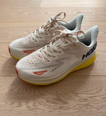 Brugt Hoka Clifton 9 bike
