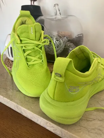 Used Asics Gel-Nimbus 25 bike — image 8 of 10