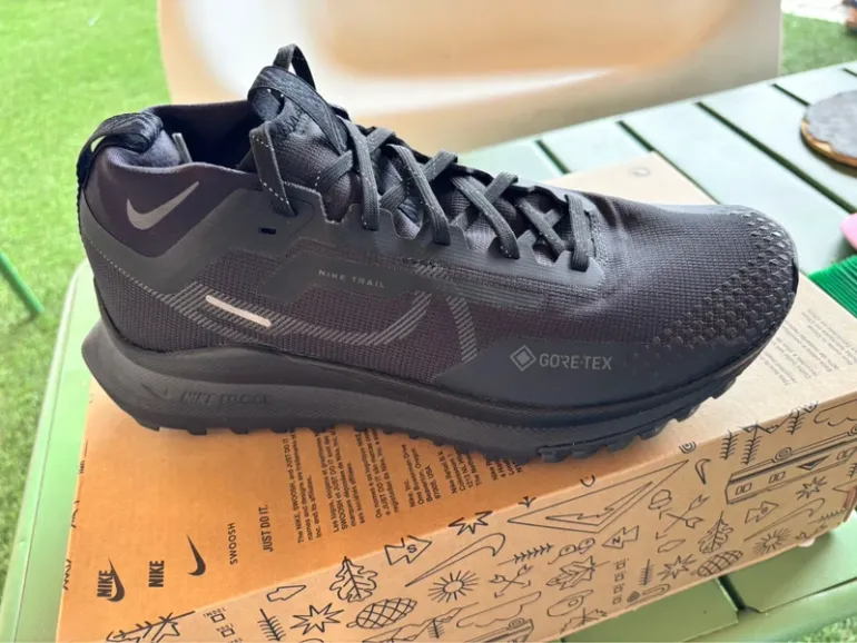 Used Nike Trail Gore-Tex bike — image 2 of 5