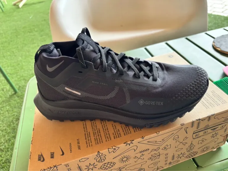 Used Nike Trail Gore-Tex bike — image 1 of 5