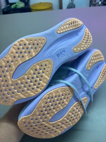 Used Asics Gel Nimbus 25 bike — image 3 of 5