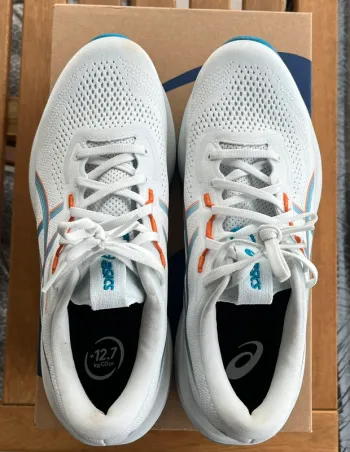 Used Asics Gel Cumulus 28 bike — image 2 of 4