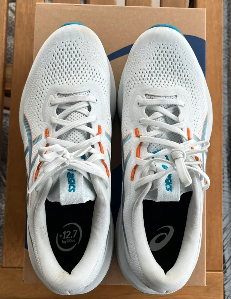 Used Asics Gel Cumulus 28 bike — image 2 of 4