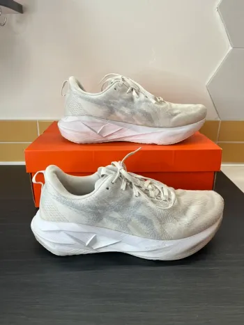 Used Asics Novablast 5 bike