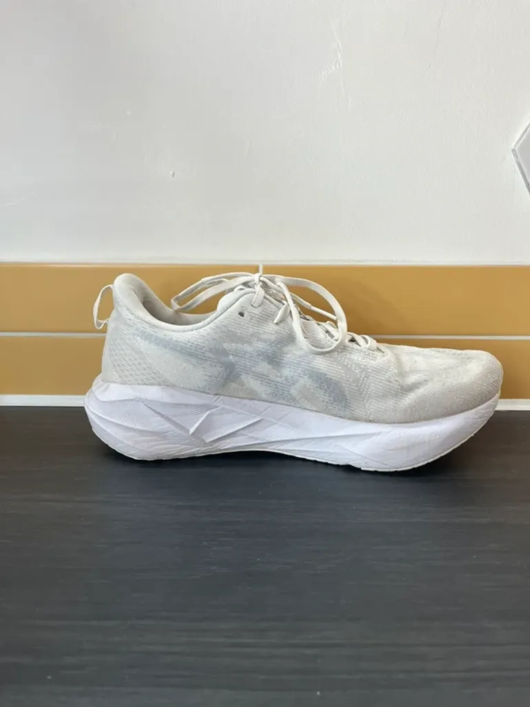 Used Asics Novablast 5 bike — image 10 of 12