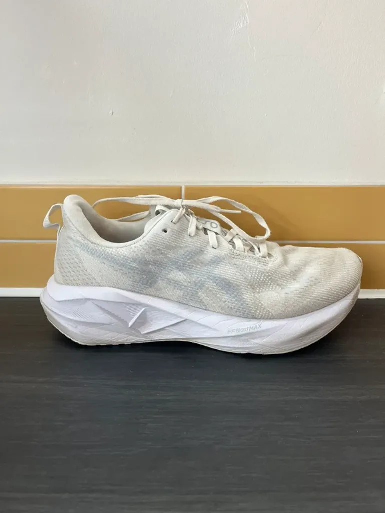 Used Asics Novablast 5 bike — image 7 of 12