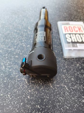 Used RockShox Deluxe Select+ 205x60 bike — image 2 of 5