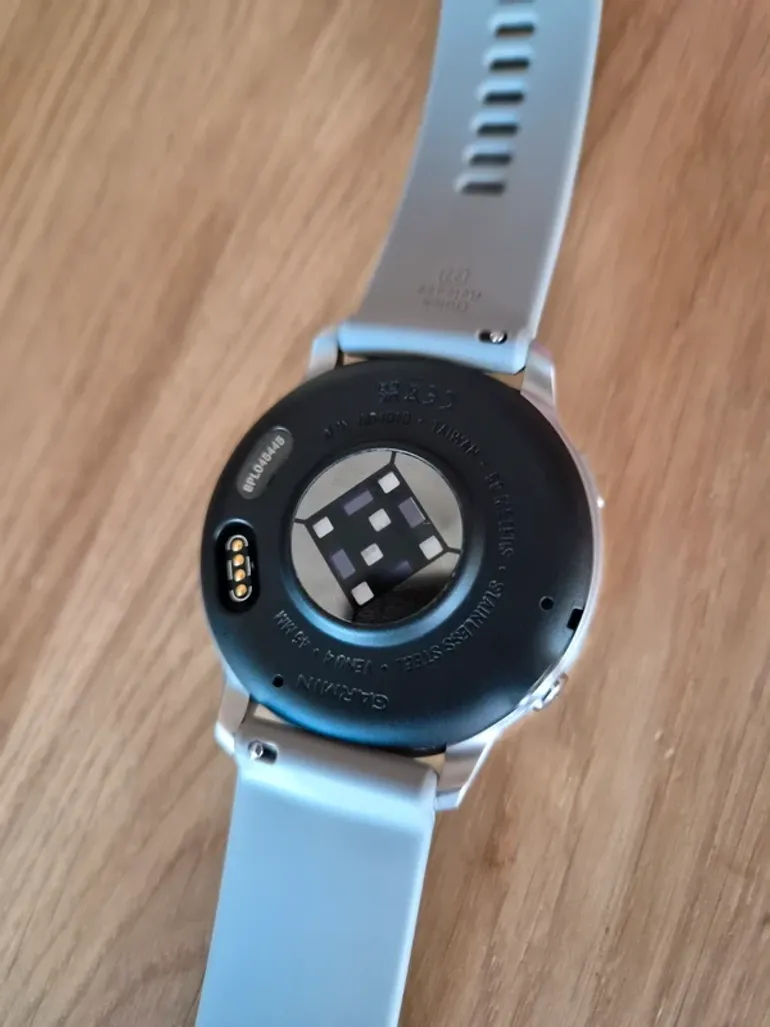 Used Garmin Venu 4 bike — image 4 of 4
