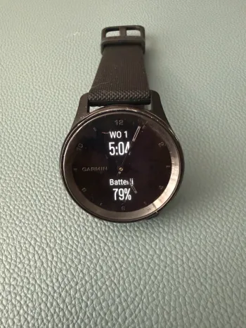 Tweedehands Garmin vivomove trend bike