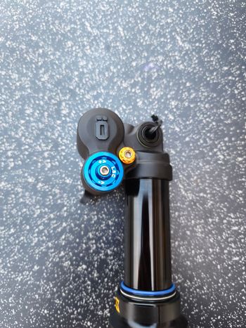 Käytetty Öhlins Ohlins TTX Air 230x60 bike — kuva 5 / 7