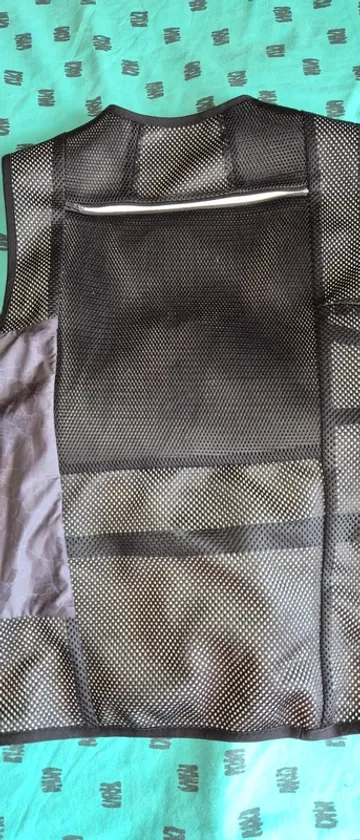 Used Salomon Gilet de Trail réversible bike — image 3 of 4