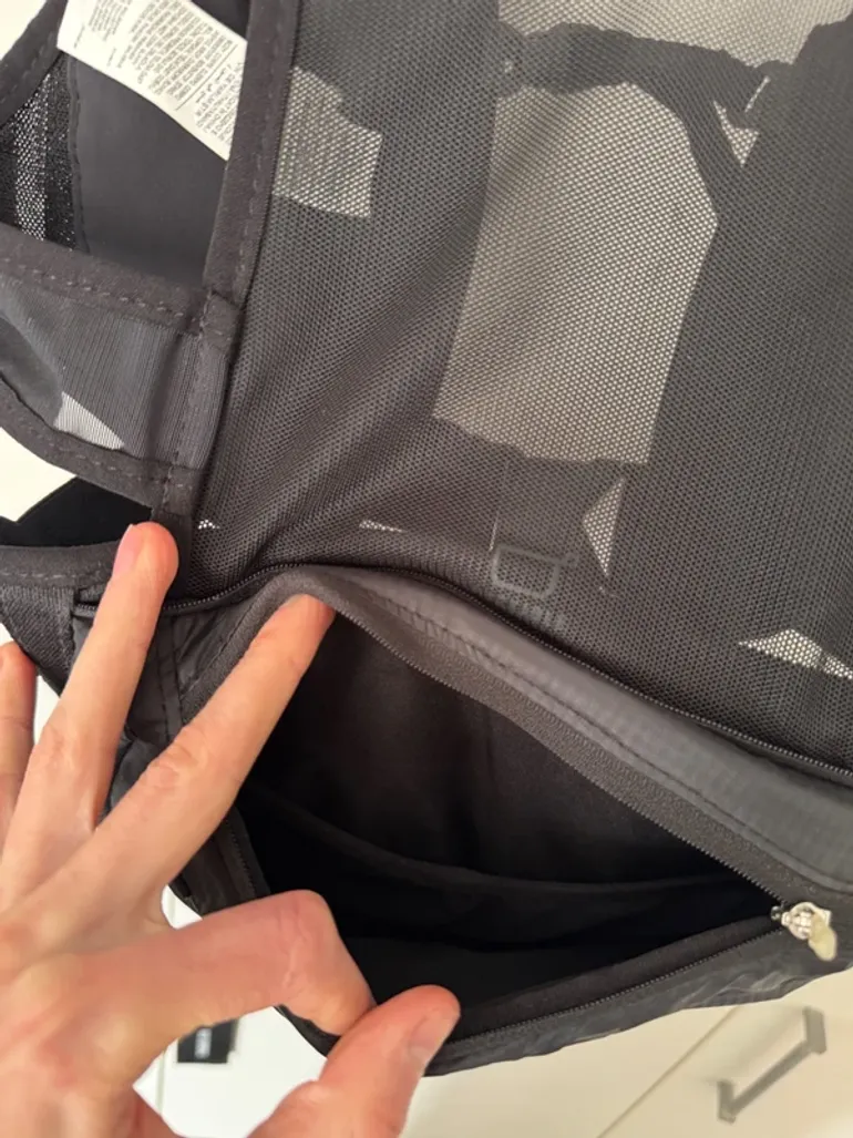 Used Lightweight Nike Running Packable Vest bike — image 4 of 5