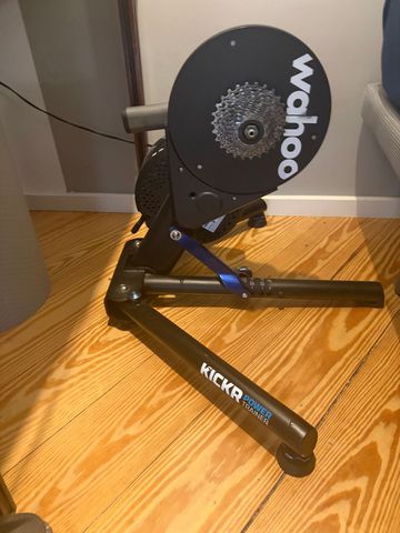 Brugt Wahoo KICKR Smart Trainer 2022 bike — billede 2 af 3