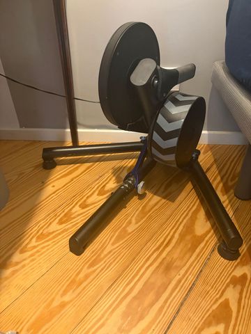 Brugt Wahoo KICKR Smart Trainer 2022 bike — billede 3 af 3