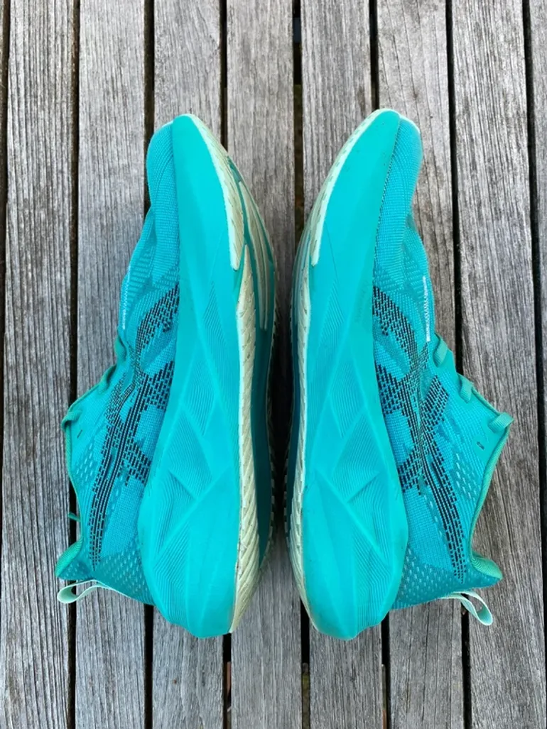 Używany Asics Novablast 5 2026 bike — zdjęcie 6 z 9