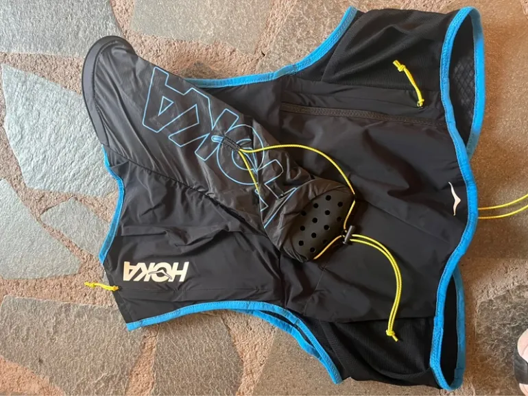 Used Hoka Trail Running Gilet 10L XL bike — image 3 of 9